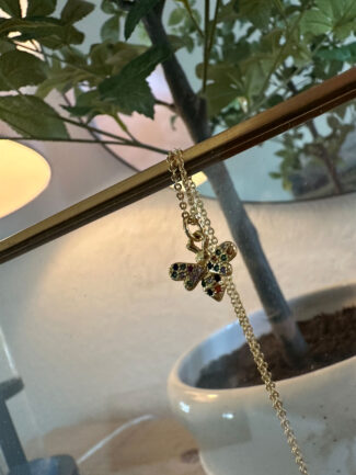 qeen-bee-neckles